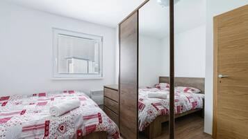 2 habitaciones, escritorio, wifi gratis y ropa de cama