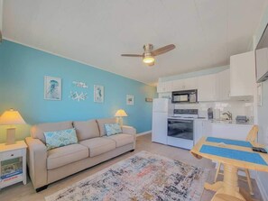 TV - Mirabella 2O, Steps to the sand (Ocean City)