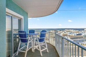 Outdoor dining - Ocean Bliss Penthouse (Ocean City)