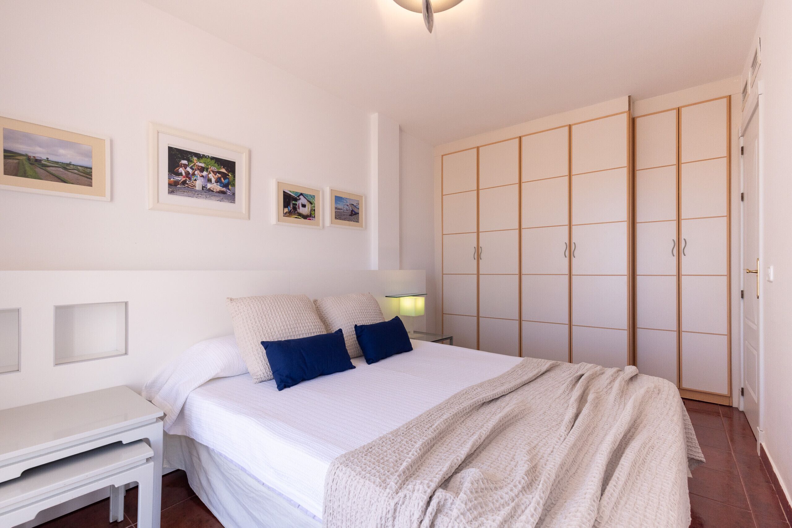 4 dormitorios, tabla de planchar con plancha, wifi gratis y ropa de cama