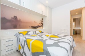 3 bedrooms, iron/ironing board, free WiFi, bed sheets