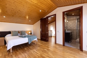 7 Schlafzimmer, Bügeleisen/Bügelbrett, kostenloses WLAN, Bettwäsche