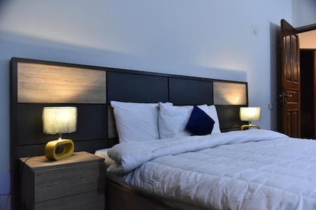 Sistema de insonorización, tabla de planchar con plancha y wifi gratis