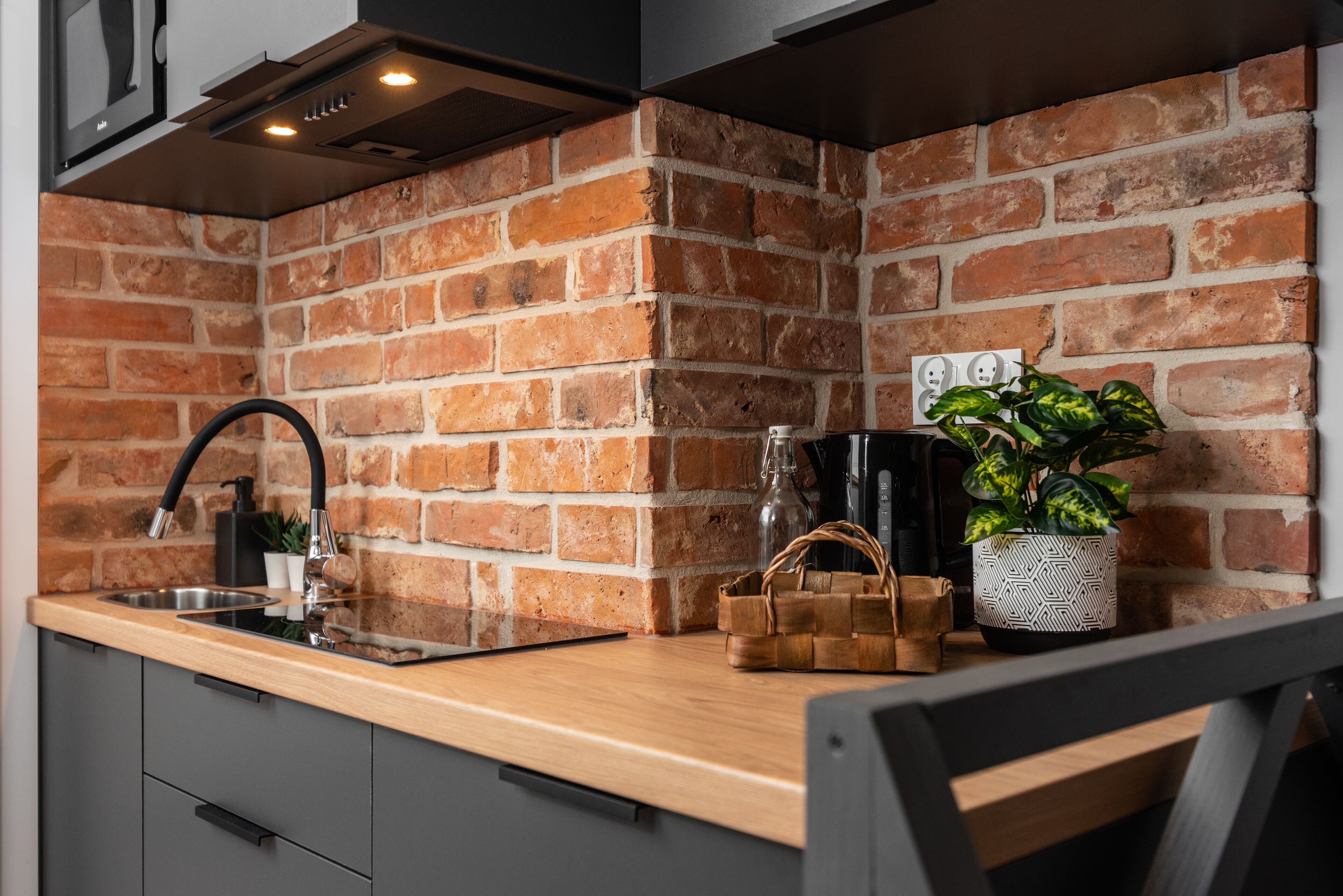 27A. Felicjanek | Private kitchenette | Mini-fridge, microwave, coffee/tea maker, electric kettle