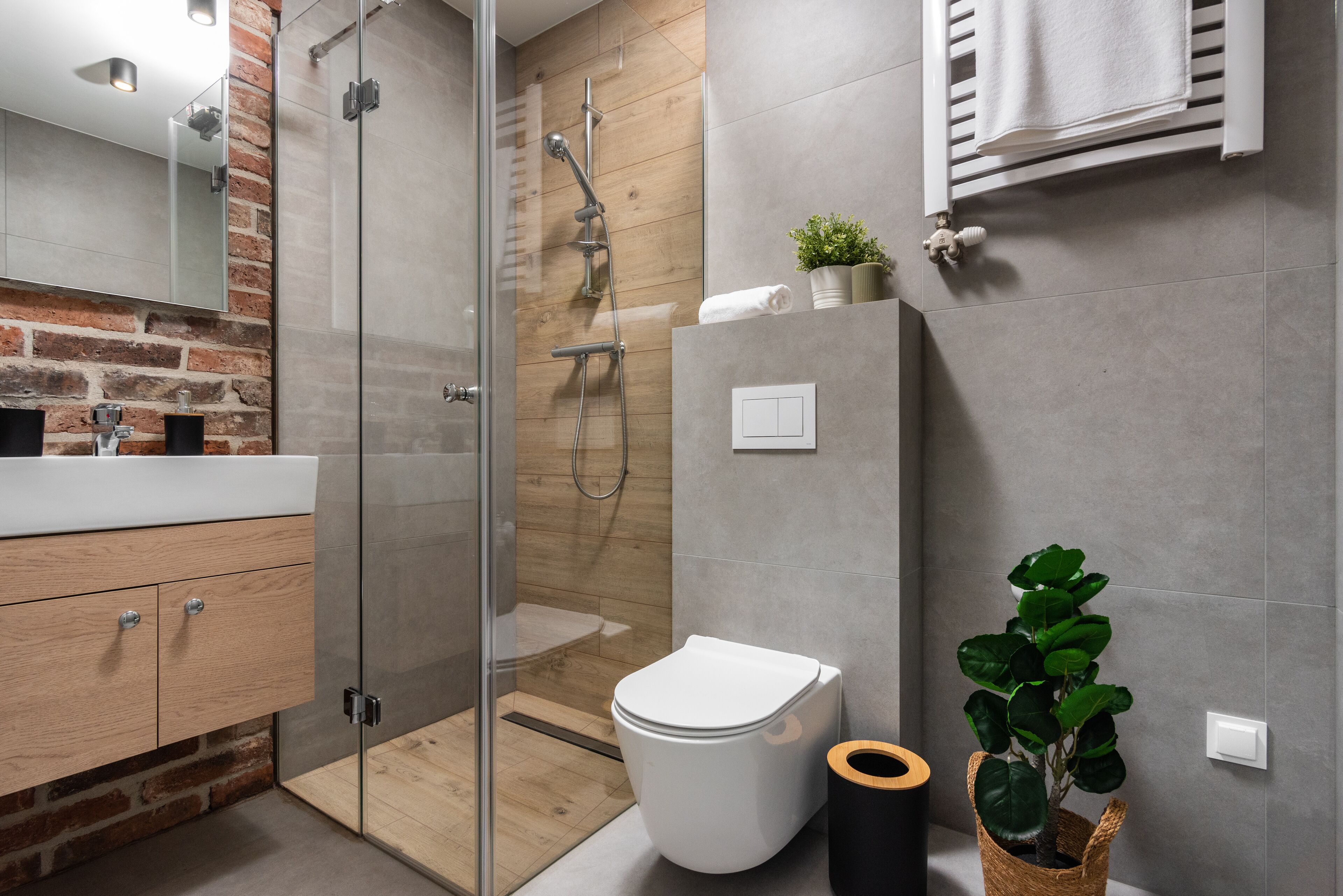 31A. Felicjanek | Baño | Ducha y bañera combinadas, secador de pelo, toallas y jabón