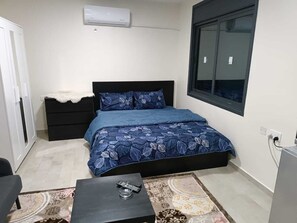Deluxe Double Room, 1 King Bed | Egyptian cotton sheets, premium bedding, pillowtop beds, desk - Durrat al Israa Residence  (Amman)