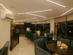 مطعم