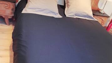 1 chambre, bureau, fer et planche Ă repasser, Wi-Fi gratuit