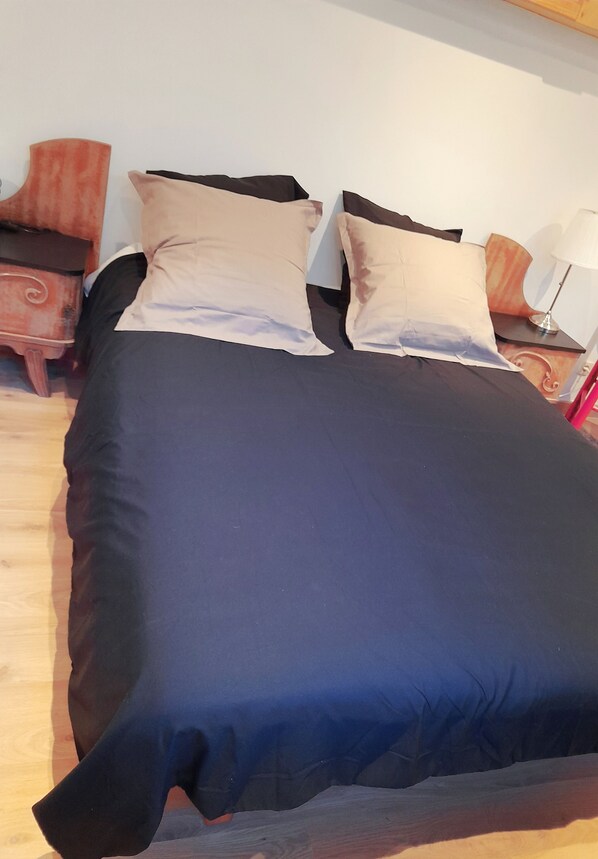 1 chambre, bureau, fer et planche Ă repasser, Wi-Fi gratuit