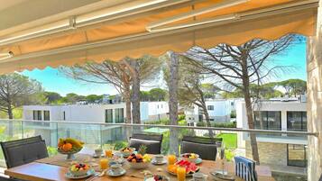 Family Apartment, Multiple Bedrooms (Cozy Apartment in San Pietro Resort) | Outdoor dining