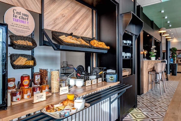 Daily buffet breakfast for a fee