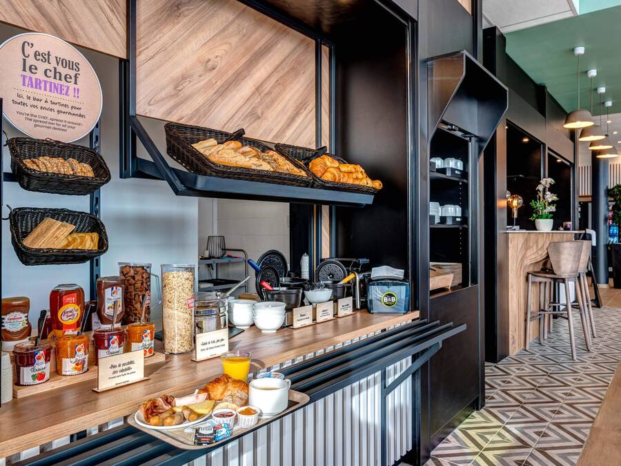 Daily buffet breakfast for a fee