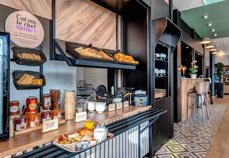 Daily buffet breakfast for a fee