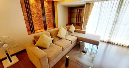 5B - 2 Bedroom Downtown Apartment With Shared Pool