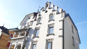 Voorkant van accommodatie