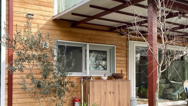 Exterior detail - Lakeside Hideaway Cabin (Orhangazi)