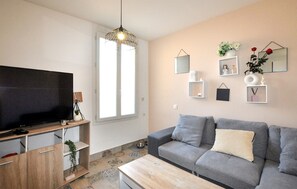 Living area - Cozy home in Villelongue de la S (Villelongue de la S)