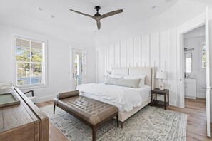 4 bedrooms, iron/ironing board, travel cot, WiFi - New 4BR Home | Pool | Elevator | 8 Bikes (Rosemary Beach)