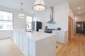 Fridge, microwave, oven, stovetop