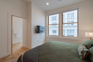 1 habitación, tabla de planchar con plancha, wifi gratis y ropa de cama 