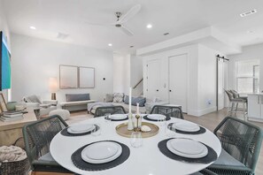 Dining - Heart of Rosemary & Alys | 2 Masters | Sleeps 16 (Watersound)