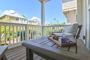 Outdoor dining - Heart of Rosemary & Alys | 2 Masters | Sleeps 16 (Watersound)