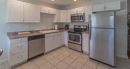 This house is a 2 bedroom(s), 1 bathrooms, located in Marion, IN.