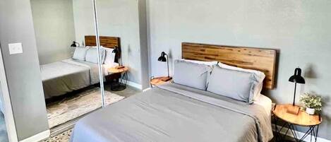 2 bedrooms, desk, iron/ironing board, free WiFi