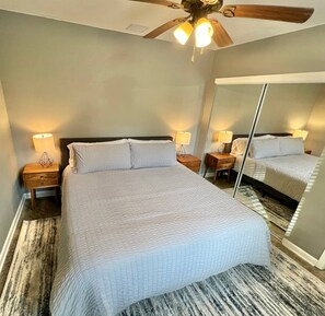 2 habitaciones, escritorio, tabla de planchar con plancha y wifi gratis
