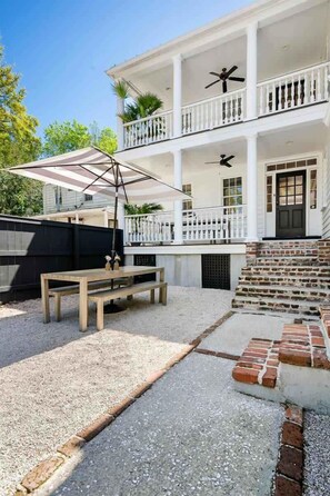 Outdoor dining - Ivy Manor | DT Oasis + Carriage House! (Charleston)