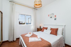 3 chambres, fer et planche Ă repasser, Wi-Fi, literie fournie