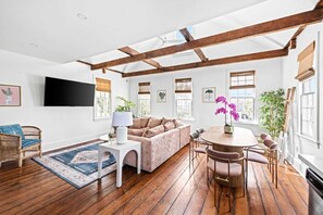 TV, offices - Explore Downtown King St - 12 Bedrooms/7.5 Baths! (Charleston)