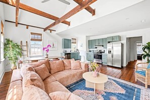 TV, offices - Explore Downtown King St - 12 Bedrooms/7.5 Baths! (Charleston)