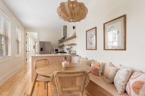 Dining - Charming Condo - 1 Block to King! (Charleston)