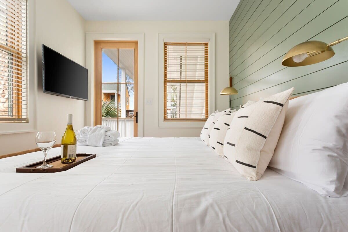 1 chambre, fer et planche à repasser, lit parapluie, Wi-Fi