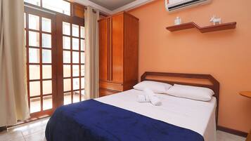 Deluxe Apartment | 1 bedroom, blackout curtains, iron/ironing board, free WiFi