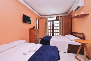 Deluxe Apartment | 1 bedroom, blackout drapes, iron/ironing board, free WiFi