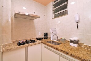Deluxe Apartment | Private kitchen