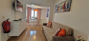 TV - Casa Alzira - 2nd floor - Beach View (Albufeira)