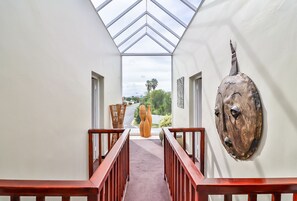 42-Zoll-Plasmafernseher mit Satellitenempfang