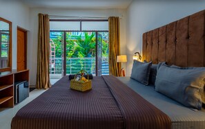 Deluxe Double Room, Balcony, Bay View | Desk, laptop workspace, soundproofing, free WiFi - The Baga Village  (Baga)