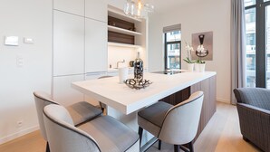 Luxury Suite | In-room dining - Downtown Brussels Splendor Suites (Brussels)