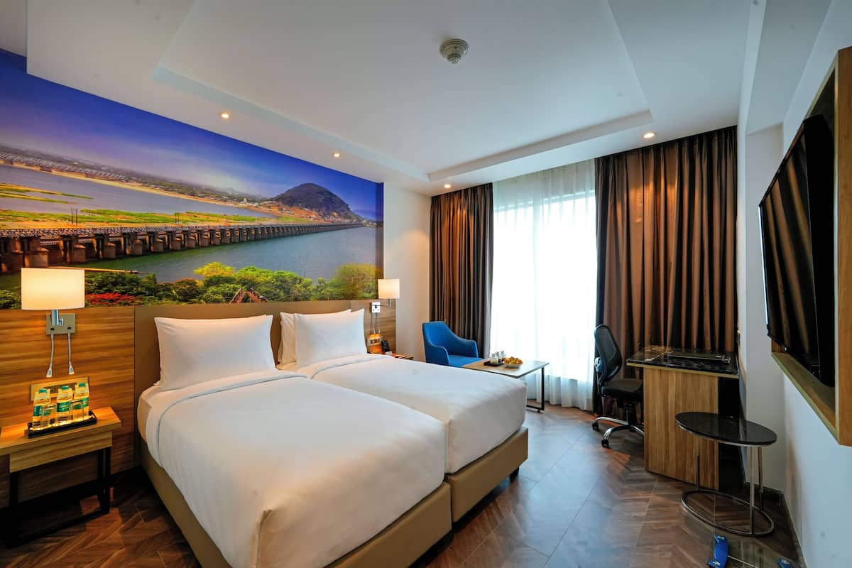 1 bilik tidur, meja, ruang kerja komputer riba, seterika/papan seterika