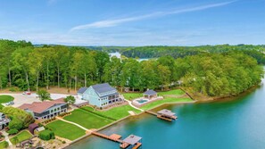 Exterior - Incredible 10 BR home with pool (Seneca)