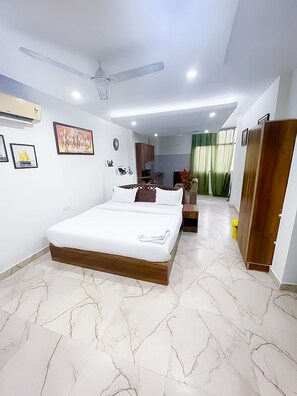 Bureau, chambres insonorisées, Wi-Fi gratuit