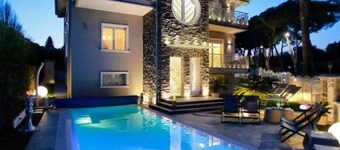 B&B Bellavista Exclusive in zona centrale con piscina riscaldata e Jacuzzi vista lago LA COLAZIONE viene servita in una pasticceria rinomata ed esclusiva esterna alla struttura