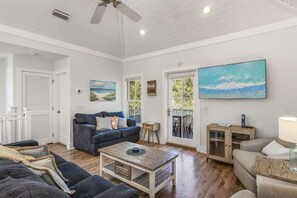 TV - Large Porches - Close to Beach and Pool-3 bikes (Seacrest)