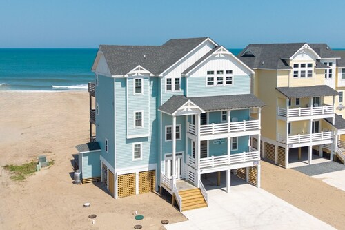 Cape Point, charming 7-Bedroom Oceanfront + Pets Stay Free!