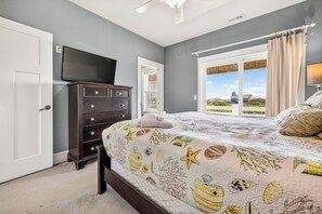 7 bedrooms, iron/ironing board, WiFi (free), bed sheets - Cape Point, charming 7-Bedroom Oceanfront + Pets Stay Free! (Buxton)