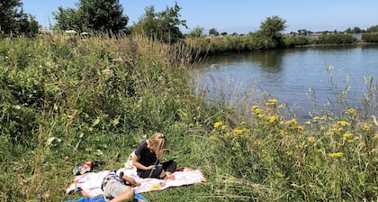 Rust en Ruimte in een Knusse Cottage aan de Lek Naast Werk aan het Spoel